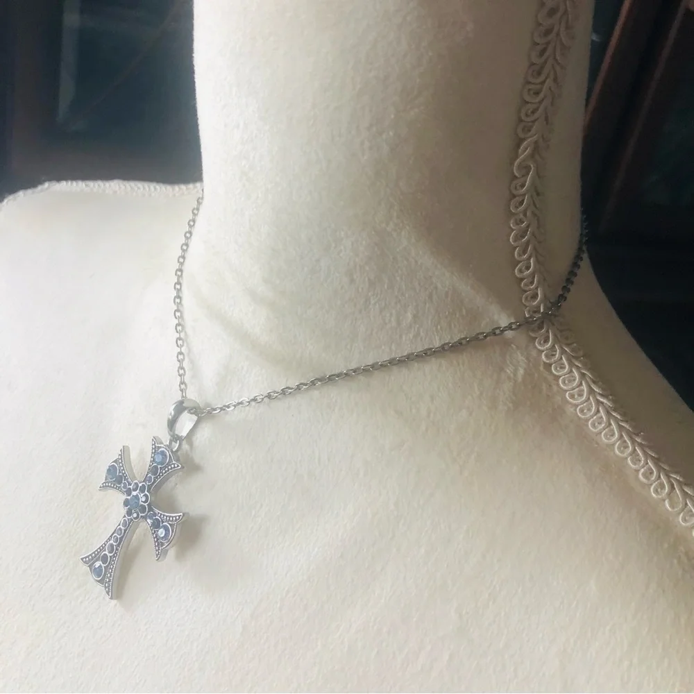 Blue stone cross pendant on chain necklace - Picture 4 of 9